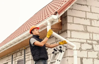 Pose et remplacement de gouttières à Lhuis